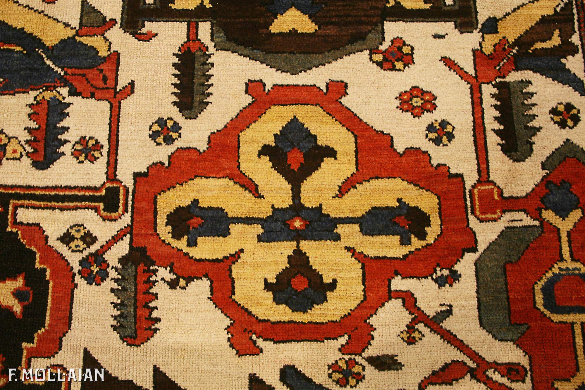 A Very Large Persian Bakhtiari Antique Carpet n°:74960484